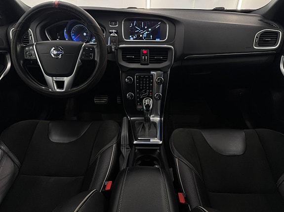 Volvo V40 16 of 20