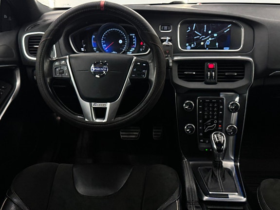 Volvo V40 17 of 20