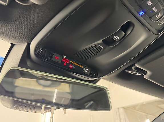 Volvo V40 15 of 20