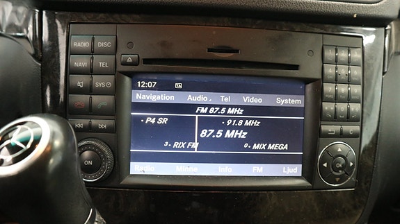 Mercedes-Benz Viano 13 of 24