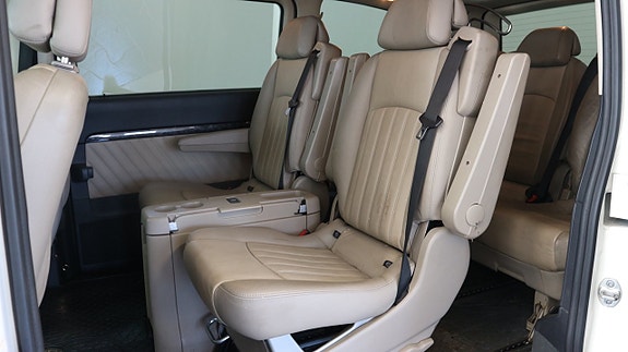 Mercedes-Benz Viano 17 of 24