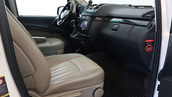 Mercedes-Benz Viano 16 of 24