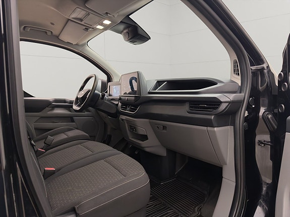 Ford Transit Custom 25 of 30
