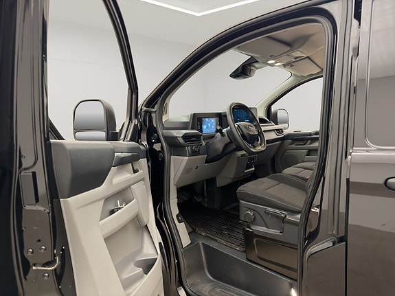 Ford Transit Custom 16 of 30