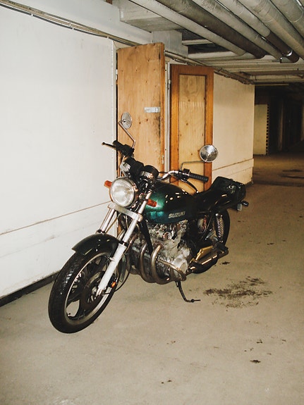 Suzuki GS1000G 2 of 4