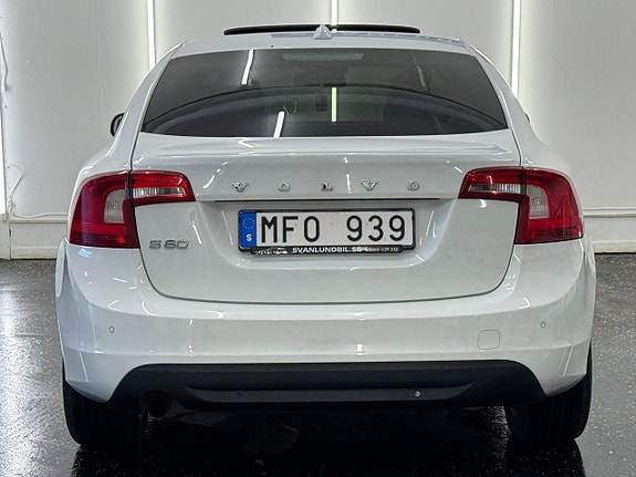 Volvo S60 4 of 5