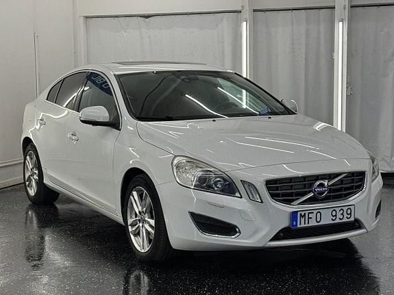 Volvo S60 3 of 5