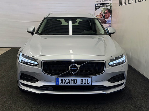 Volvo V90 2 of 5