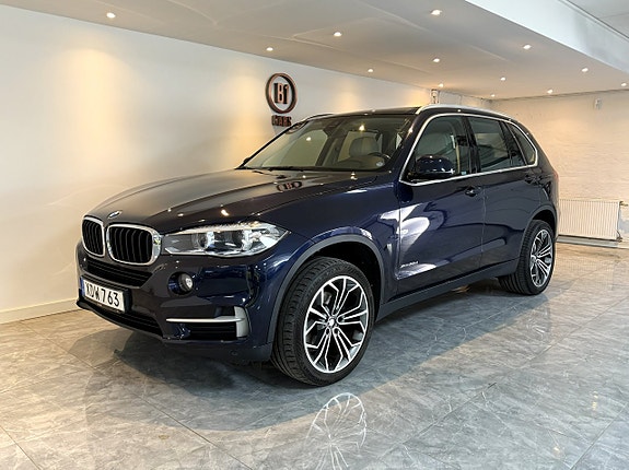 BMW X5 2 of 5