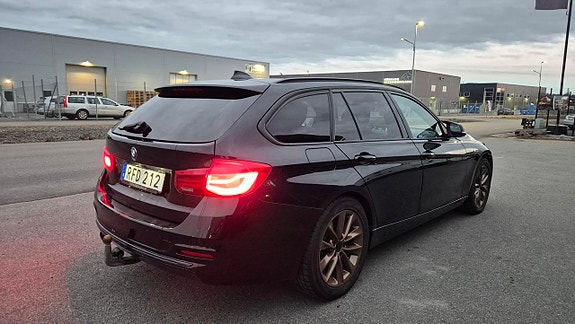 BMW 320d 4 of 5