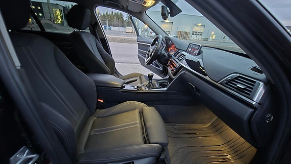 BMW 320d 13 of 16