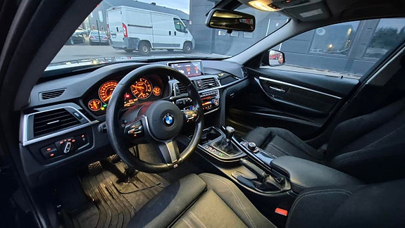 BMW 320d 10 of 16