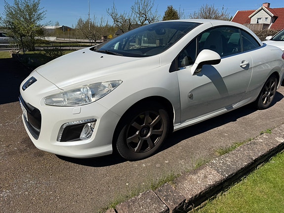 Peugeot 308 2 of 5