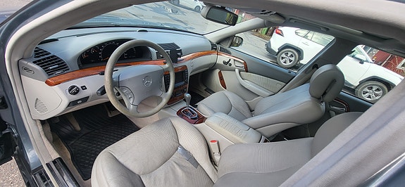 Mercedes-Benz S320 5 of 29