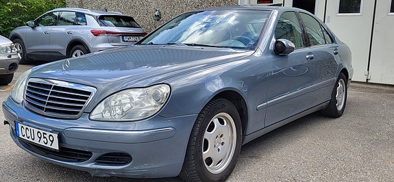 Mercedes-Benz S320 2 of 29