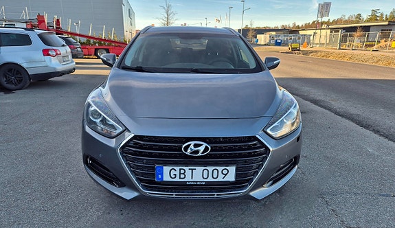 Hyundai i40 2 of 5