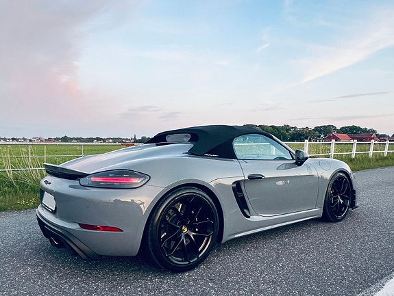 Porsche 718 Spyder 3 of 5