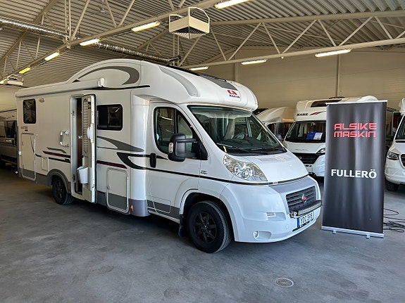 Adria Matrix M 680SP / Solcell / 3500kg / Dragkrok / 5 bältad / Taksäng