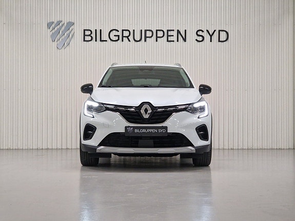 Renault Captur 2 of 5