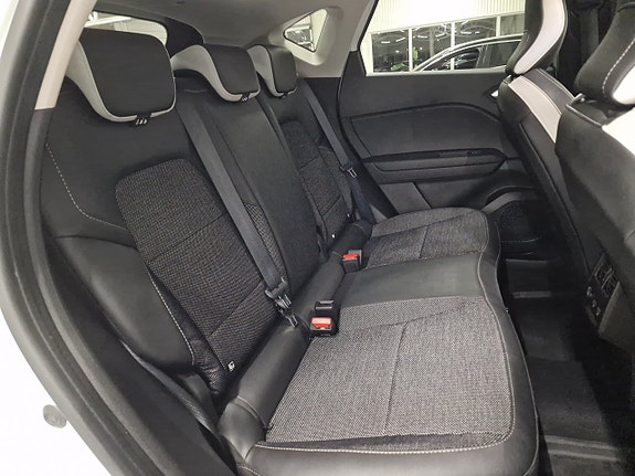 Renault Captur 21 of 21