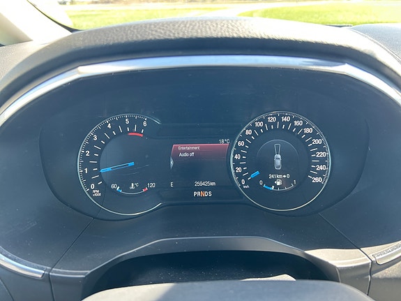 Ford S-MAX 3 of 5