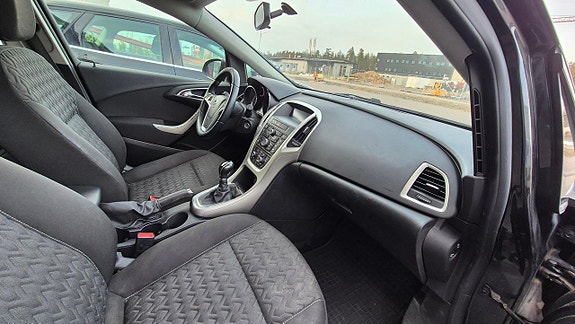 Opel Astra 6 of 8