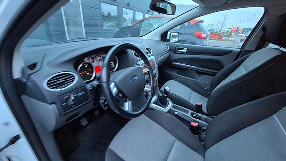Ford Focus 6 of 8
