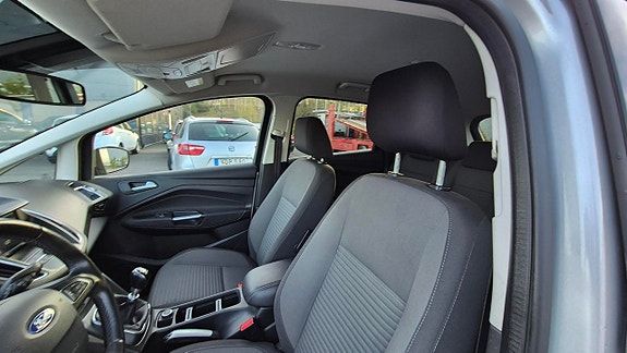 Ford C-Max 7 of 12