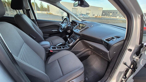 Ford C-Max 10 of 12