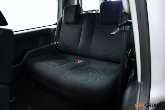 Volkswagen Caddy Maxi 17 of 20