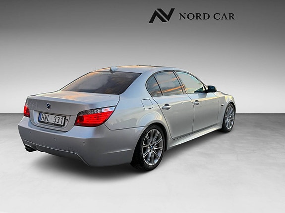 BMW 530d 3 of 5