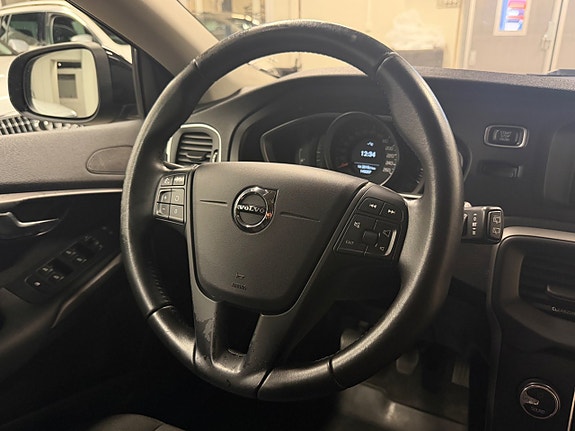 Volvo V40 10 of 19