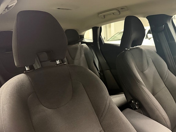 Volvo V40 9 of 19