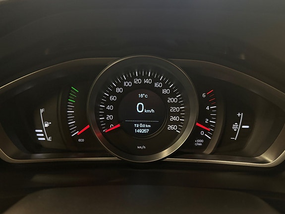 Volvo V40 13 of 19