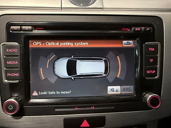 Volkswagen Passat Alltrack 19 of 21