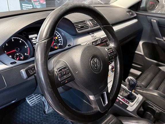 Volkswagen Passat Alltrack 17 of 21
