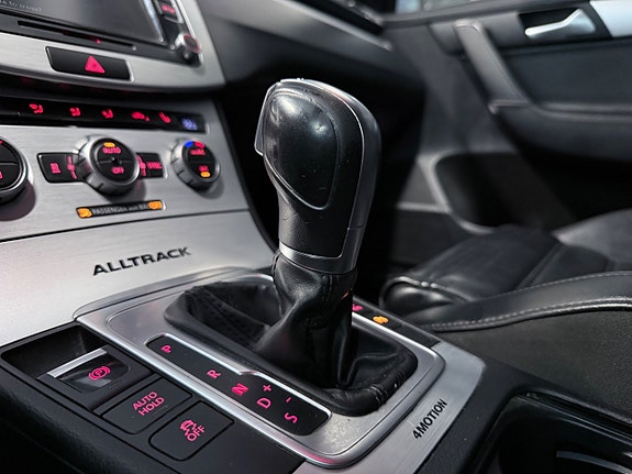 Volkswagen Passat Alltrack 18 of 21