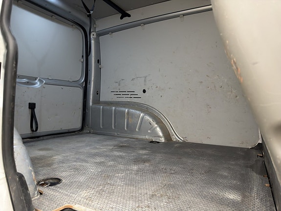 Volkswagen Caddy 14 of 30