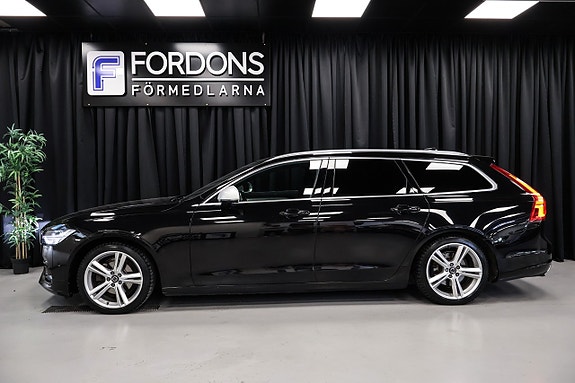 Volvo V90 2 of 5