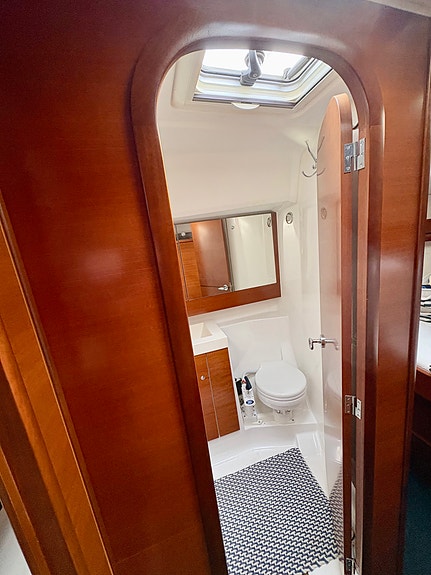 Dufour 405 Grand Large 12 of 26