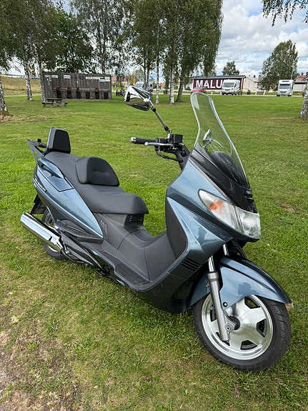 Suzuki AN400 Burgman 9 of 9