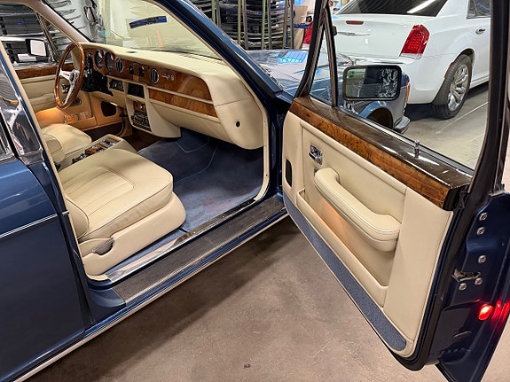 Rolls Royce Silver Spirit 8 of 17