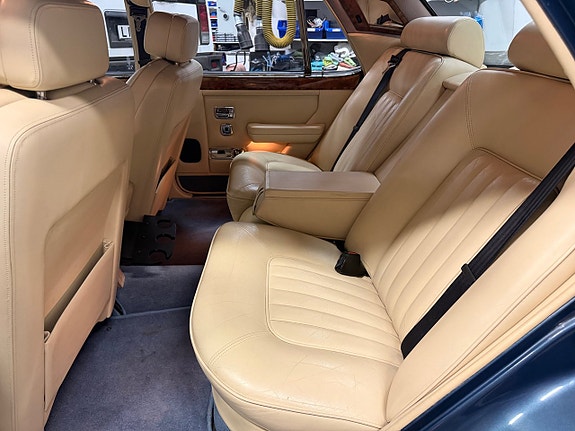 Rolls Royce Silver Spirit 11 of 17