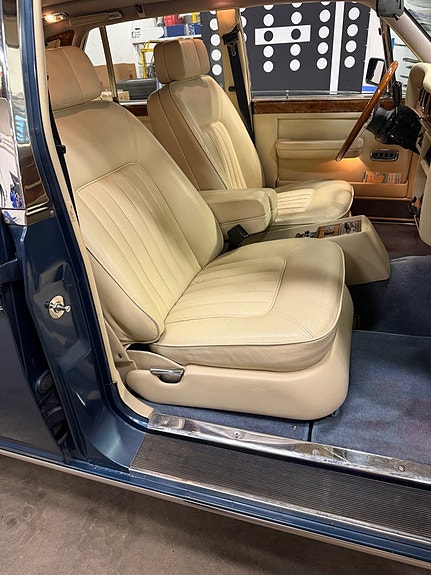 Rolls Royce Silver Spirit 13 of 17