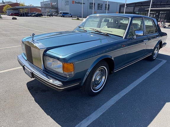 Rolls Royce Silver Spirit 3 of 5