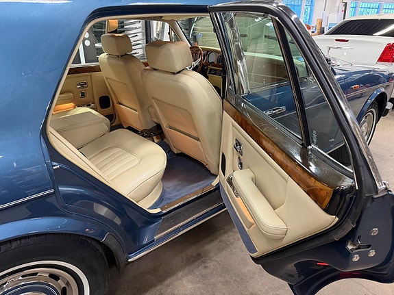 Rolls Royce Silver Spirit 14 of 17