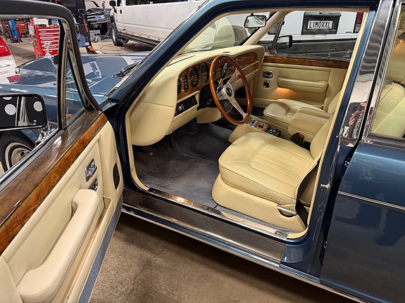 Rolls Royce Silver Spirit 6 of 17