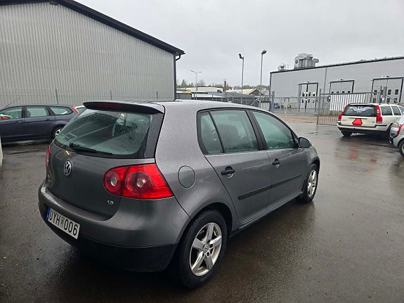 Volkswagen Golf-Serie 4 of 13