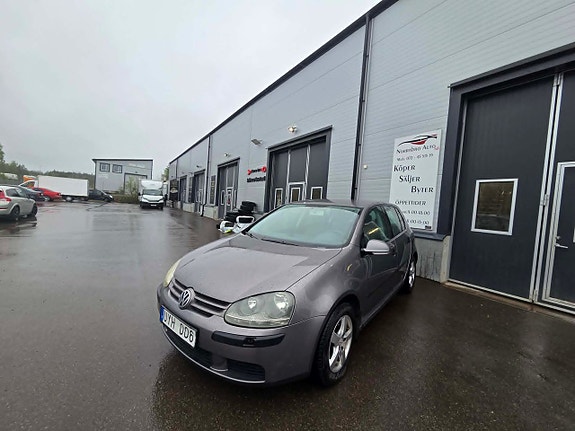 Volkswagen Golf-Serie 5 of 13