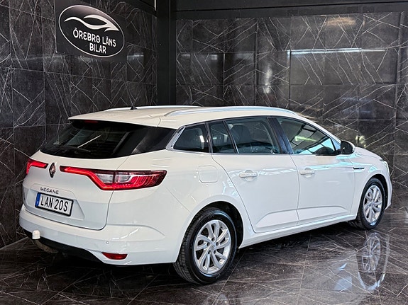 Renault Megane IV 4 of 5